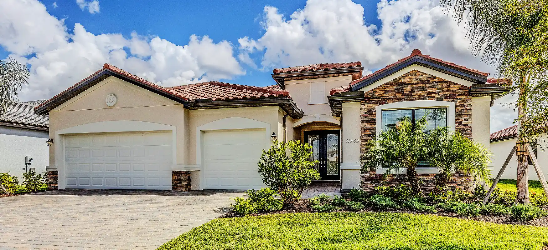 California Style House Bright Photo